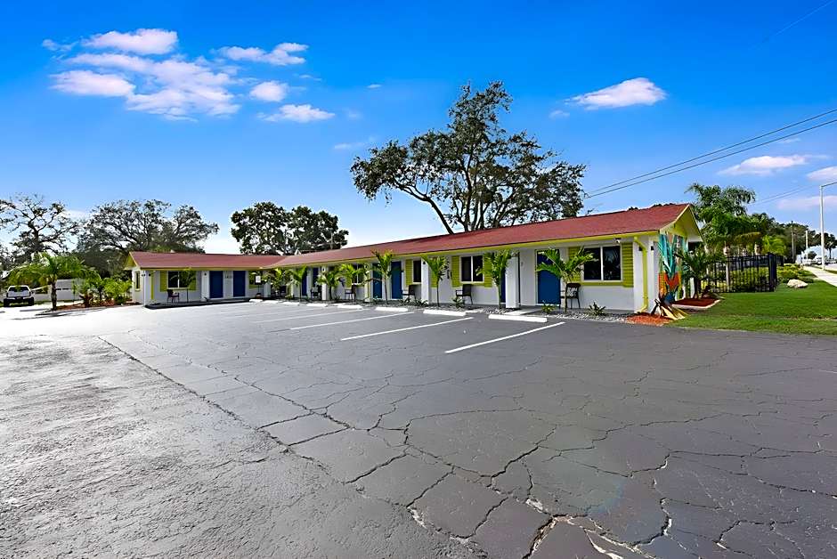 Palm Cove Motel