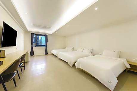 Triple Room with Bath