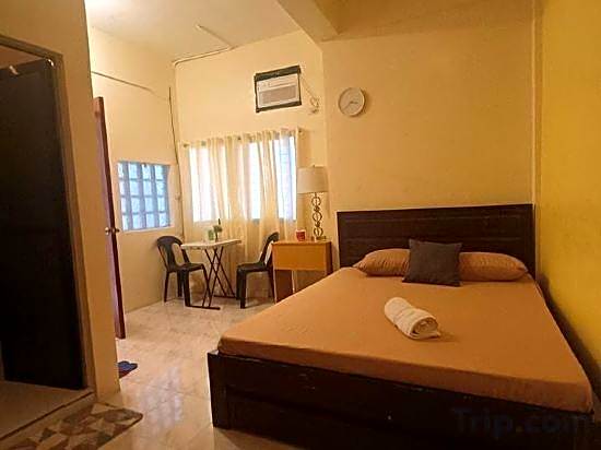 Jethro Hotel and Resto