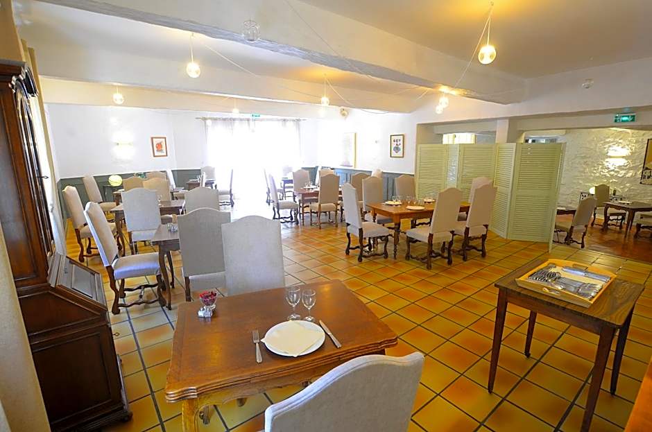 Logis Hôtels - Hôtel Restaurant du Midi