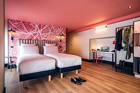 Deluxe Double Room - Breakfast Included