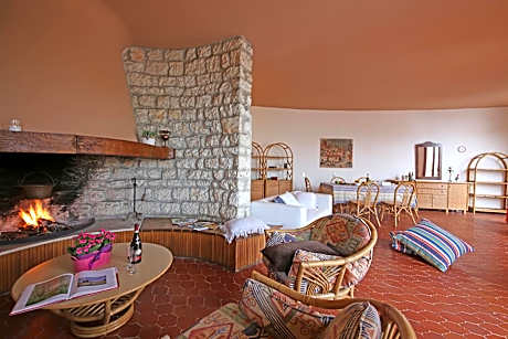 Four-Bedroom House with Jacuzzi