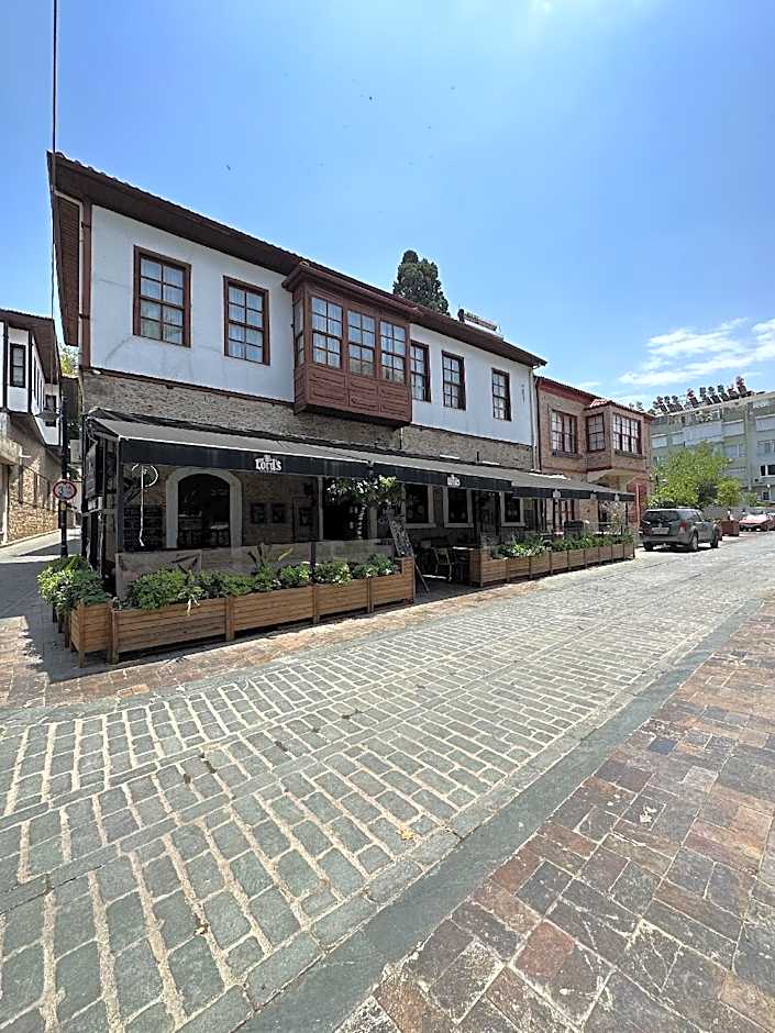Lords Hostel & Pub – Antalya, NJ