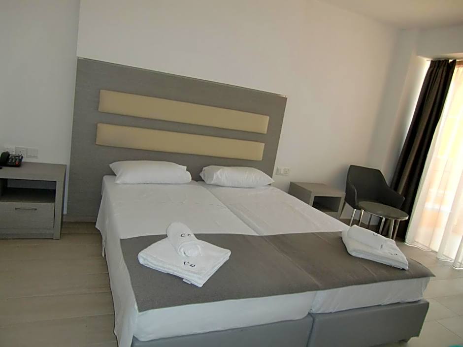 Captain Pier Hotel