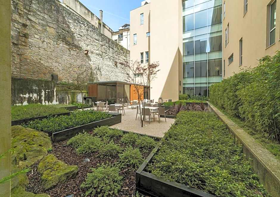 Moov Hotel Porto Centro