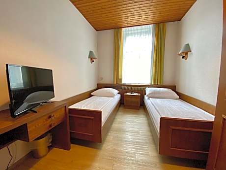 Twin Room with Shower