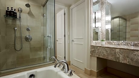 SIGNATURE ROOM (TWO DOUBLE)