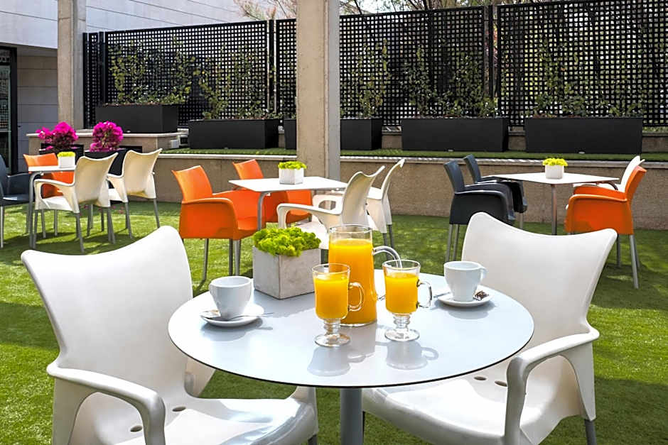 täCH Madrid Airport