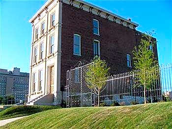 Grand Center Inn