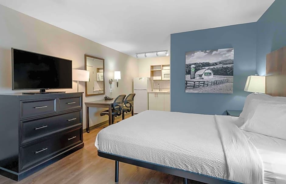 Extended Stay America Suites - San Francisco - San Mateo - SFO