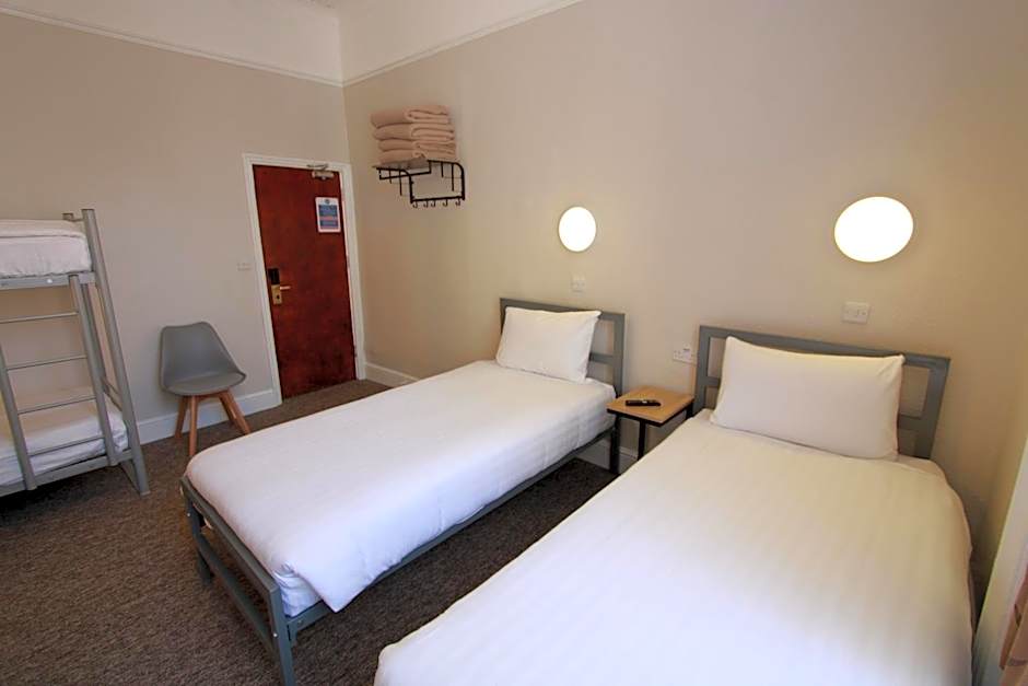 Photo 1 of 4 of Superior 1 Bunk Bed and 1 Twin Bed