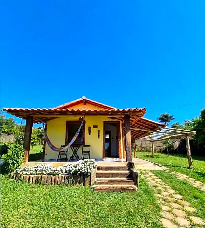 Chalés Vila Carrancas - Ao lado do centro com piscina, cozinha completa e muita tranquilidade