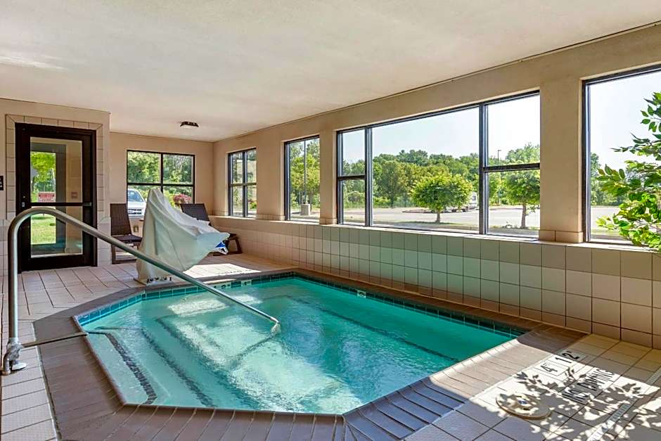 Comfort Suites Grandville