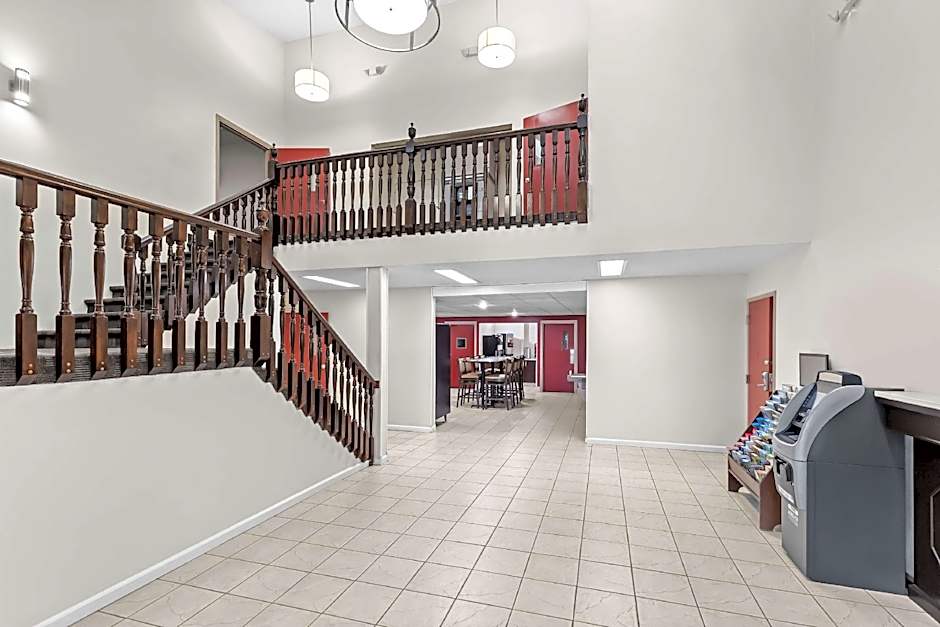 Red Lion Inn & Suites Pontoon Beach