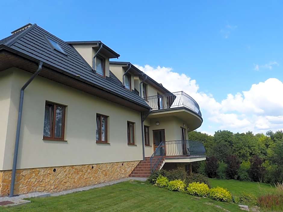 Dom Wycieczkowy PTTK "TURYSTA"