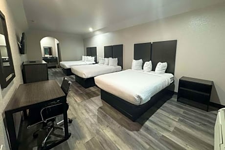 Queen Room with Three Queen Beds - Non-Smoking