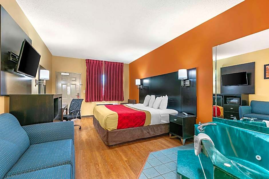 Econo Lodge Northport near University