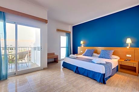 Superior Room with Sea View (3 Adults)