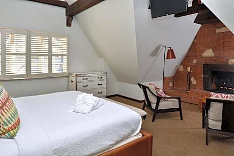 Cottage with Garden View