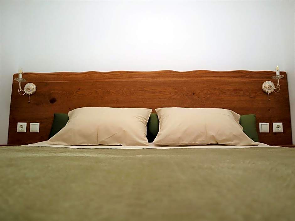 ΤΟ ΚΑΜΙΝΙ ΤΟΥ ΜΗΛΑ