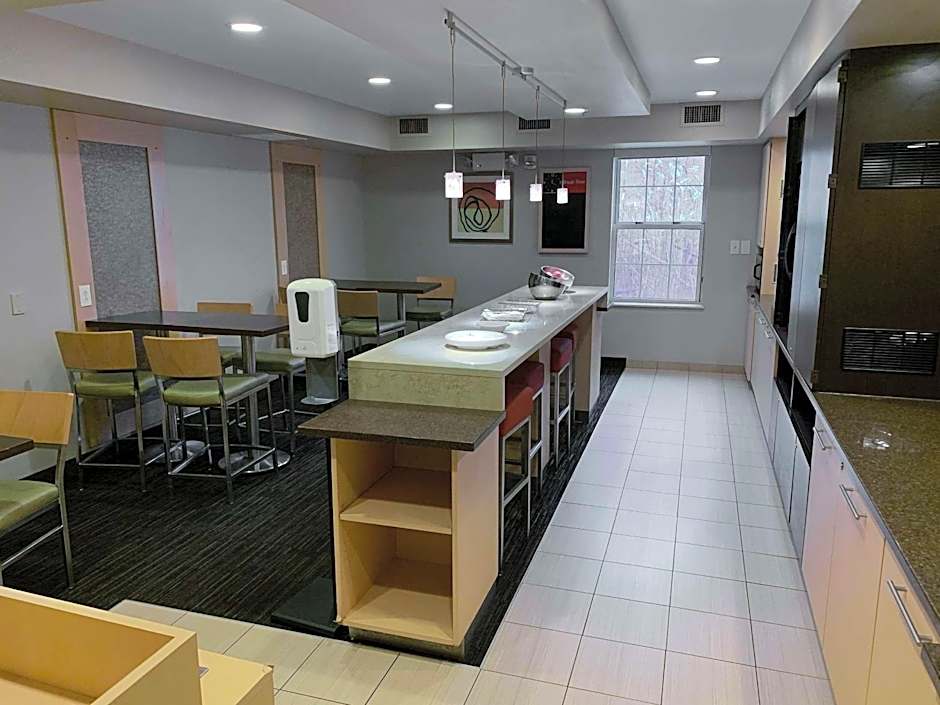 MainStay Suites Middleburg Heights Cleveland Airport