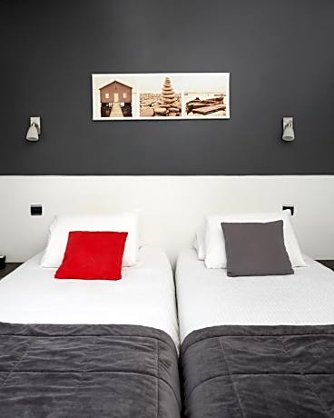Twin Room City Side
