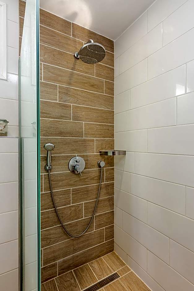 Nana Angela Apartments