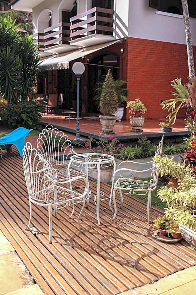 Casa com Piscina e Área Gourmet em Mury