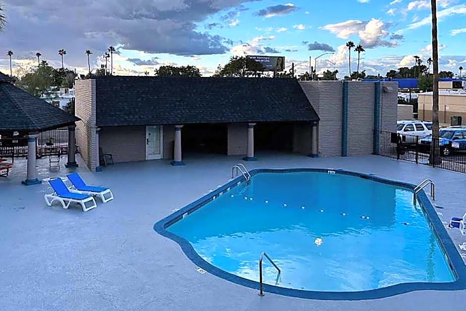 Super 8 by Wyndham Mesa Downtown Near Convention Center