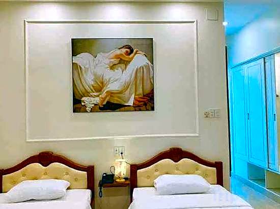 ELISA HOTEL