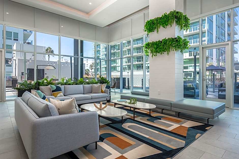 Level Long Beach - East Village