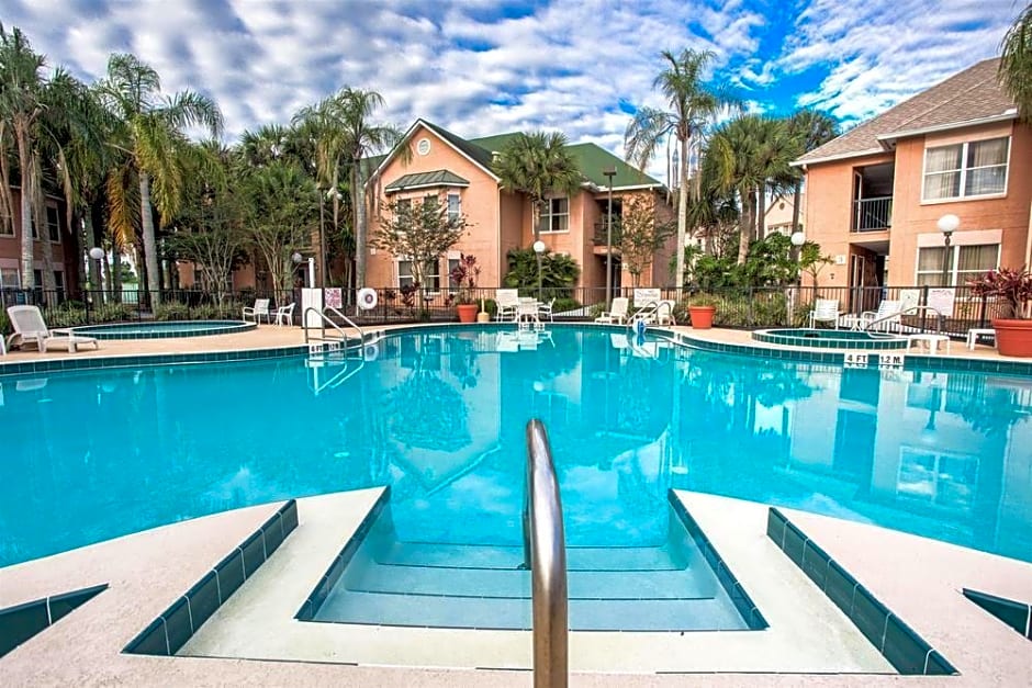 Palms Hotel and Villas