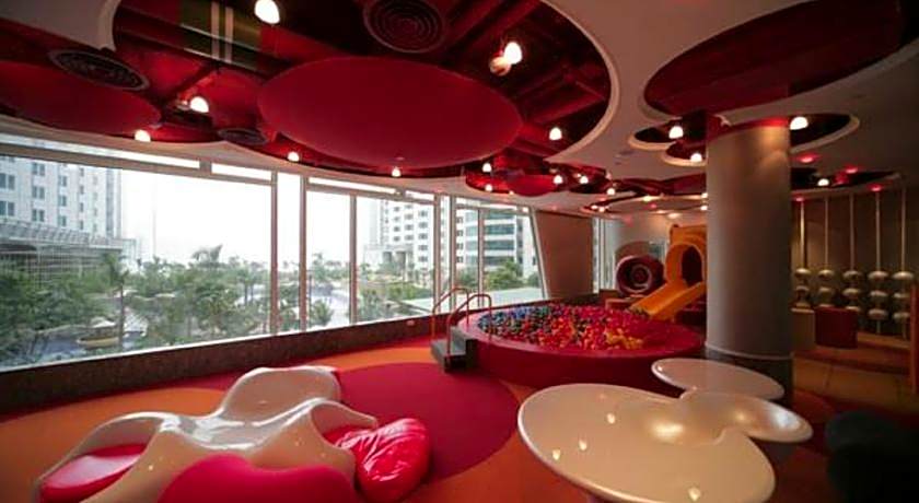 Kowloon Harbourfront Hotel