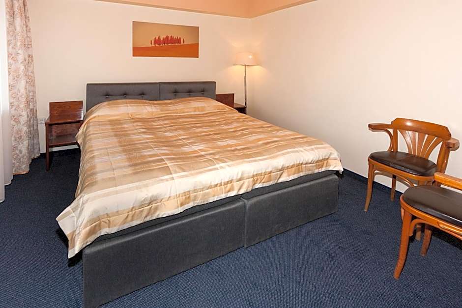 Tauras Center Hotel