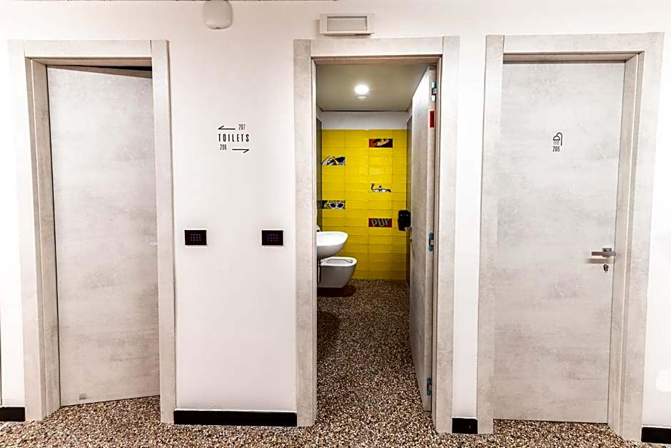Marathon Hostel