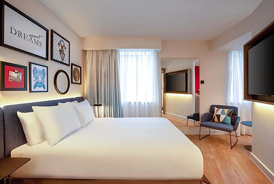 Hampton by Hilton Bath City