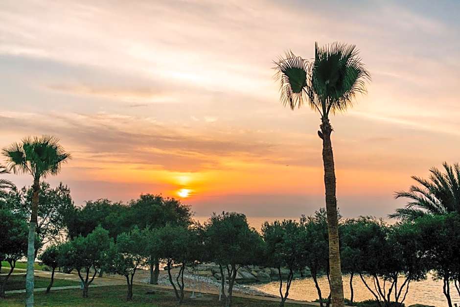 Elya Beach Luxury Suites