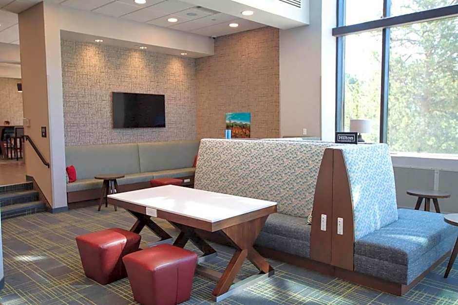 Hampton Inn By Hilton Lead