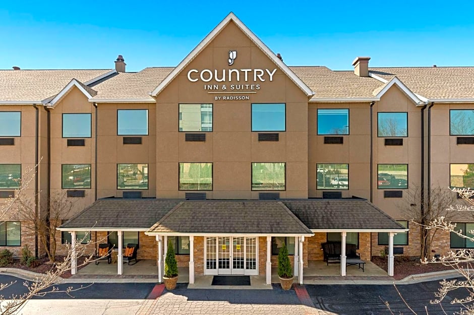 Country Inn & Suites by Radisson, Asheville at Asheville Outlet Mall, NC