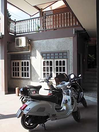 Queen Room with Shared Bathroom