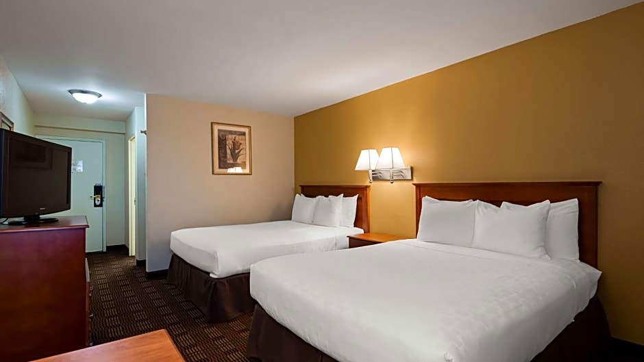 Sure Stay Hotel by Best Western East Brunswick Inn