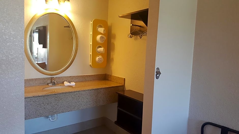 Motel 6-Columbus, OH - OSU