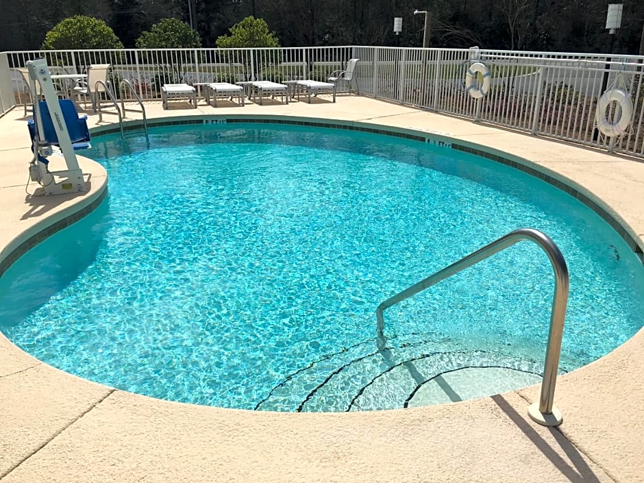 Holiday Inn Express DeFuniak Springs By IHG