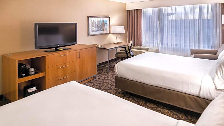 Holiday Inn Hotel & Suites Warren By IHG