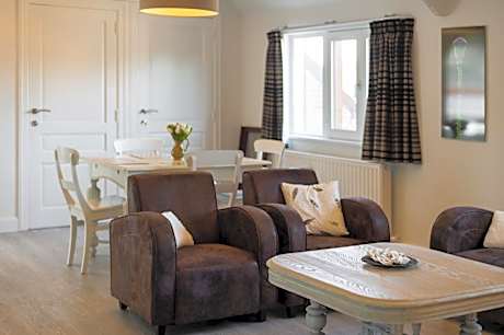 Deluxe Two-Bedroom Apartment