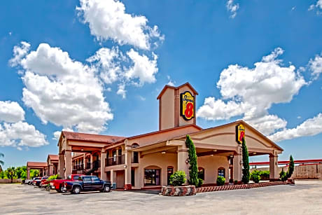 Super 8 by Wyndham Baytown/Mont Belvieu