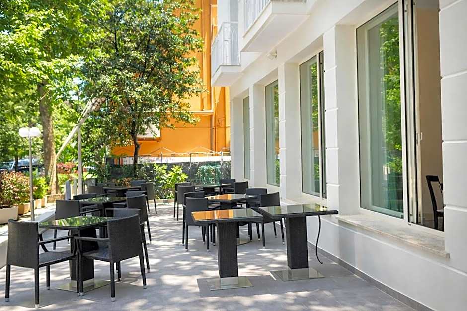Hotel Favorita Easy Stay Room Only