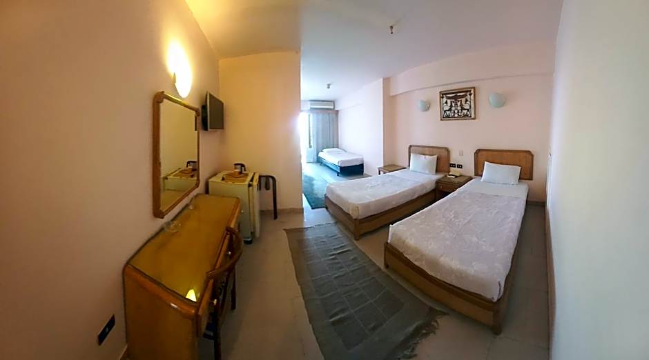 New Pola Hotel