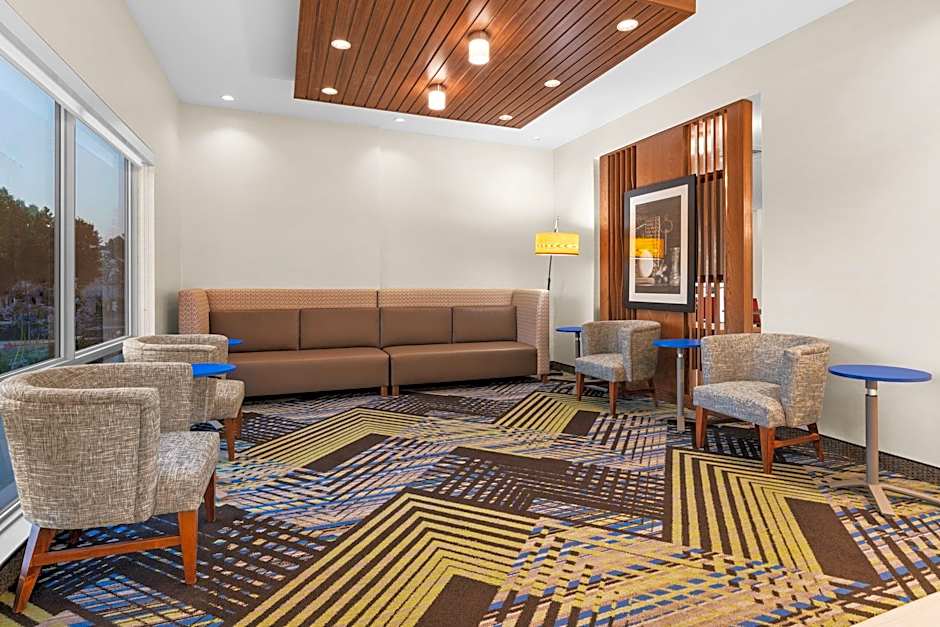 Holiday Inn Express And Suites Suisun City Napa Valley Area By IHG