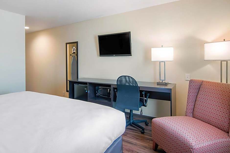 Econo Lodge Inn & Suites Springfield Main Street